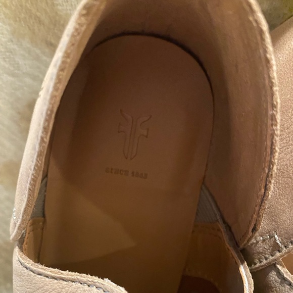 Frye 8.5 - Picture 2 of 8